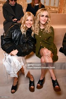 Sienna Miller feet photo thumbnail