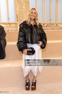 Sienna Miller feet photo thumbnail