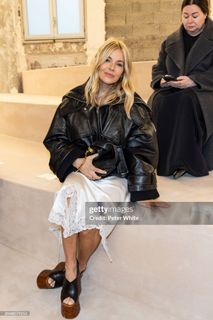 Sienna Miller feet photo thumbnail