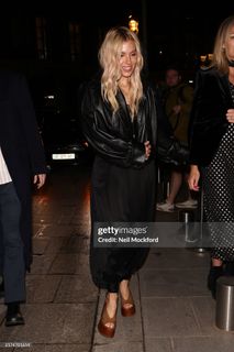 Sienna Miller feet photo thumbnail