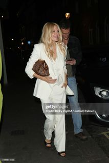 Sienna Miller feet photo thumbnail