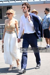 Sienna Miller feet photo thumbnail