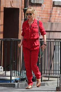 Sienna Miller feet photo thumbnail