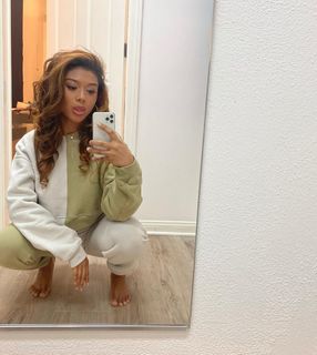Sierra Capri feet photo 5