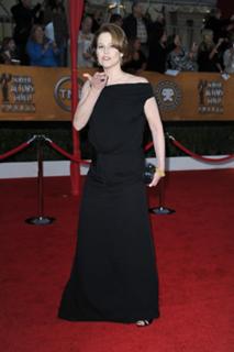 Sigourney Weaver feet photo thumbnail