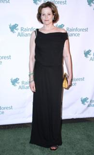 Sigourney Weaver feet photo thumbnail