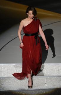 Sigourney Weaver feet photo thumbnail