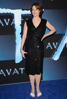 Sigourney Weaver feet photo thumbnail