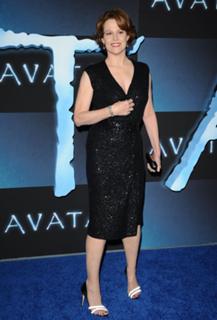 Sigourney Weaver feet photo thumbnail