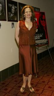 Sigourney Weaver feet photo thumbnail