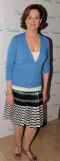 Sigourney Weaver feet photo thumbnail