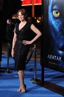 Sigourney Weaver feet photo thumbnail