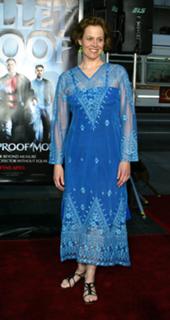 Sigourney Weaver feet photo thumbnail