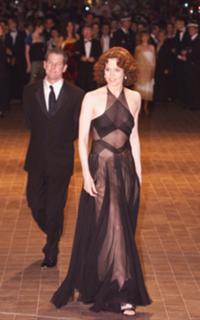 Sigourney Weaver feet photo thumbnail