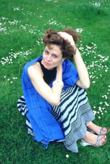 Sigourney Weaver feet photo thumbnail