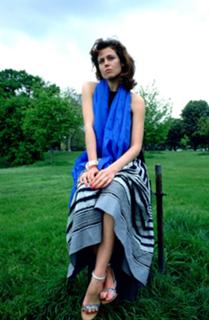 Sigourney Weaver feet photo thumbnail