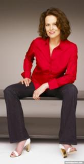 Sigourney Weaver feet photo thumbnail