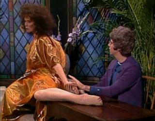 Sigourney Weaver feet photo thumbnail