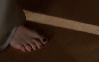 Sigourney Weaver feet photo thumbnail