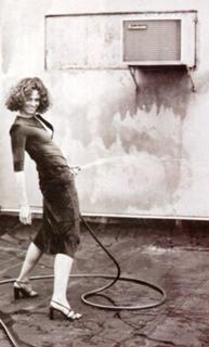 Sigourney Weaver feet photo thumbnail