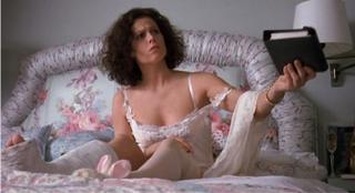 Sigourney Weaver feet photo thumbnail