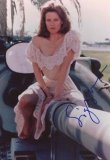 Sigourney Weaver feet photo thumbnail
