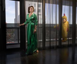 Sigourney Weaver feet photo thumbnail