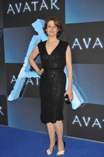Sigourney Weaver feet photo thumbnail