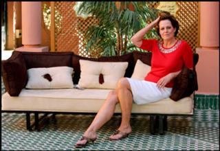 Sigourney Weaver feet photo thumbnail