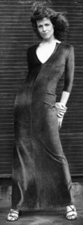 Sigourney Weaver feet photo thumbnail