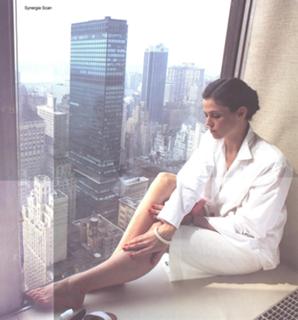 Sigourney Weaver feet photo thumbnail