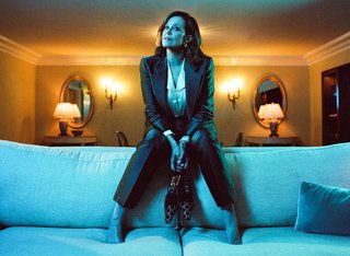 Sigourney Weaver feet photo thumbnail