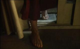 Sigourney Weaver feet photo thumbnail