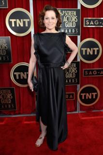 Sigourney Weaver feet photo thumbnail