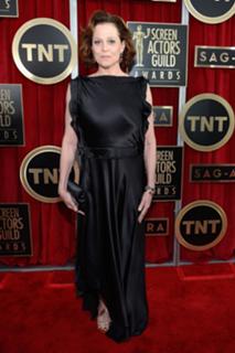 Sigourney Weaver feet photo thumbnail