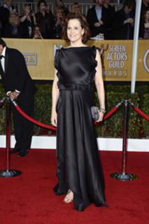 Sigourney Weaver feet photo thumbnail
