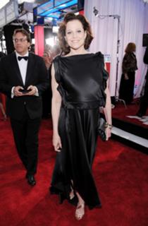 Sigourney Weaver feet photo thumbnail