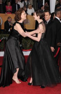 Sigourney Weaver feet photo thumbnail