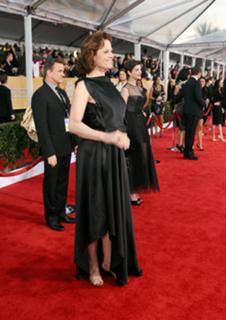 Sigourney Weaver feet photo thumbnail