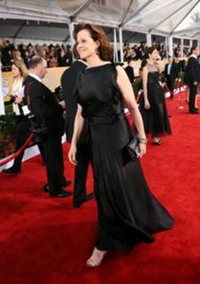 Sigourney Weaver feet photo thumbnail