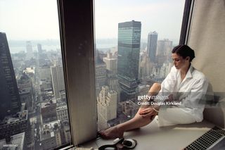 Sigourney Weaver feet photo 12