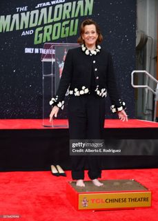 Sigourney Weaver feet photo 3