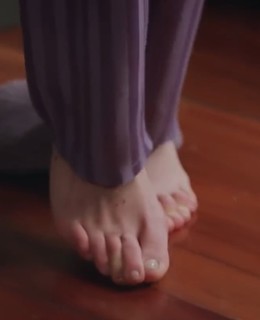 Sila Turkoglu feet photo 9