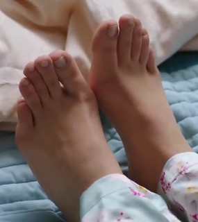 Sila Turkoglu feet photo 19