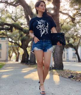 Silvana Arias feet photo 2