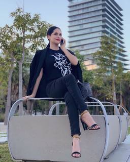 Silvana Arias feet photo 1