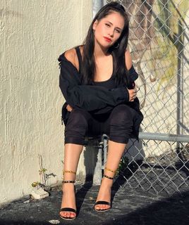 Silvana Arias feet photo 3