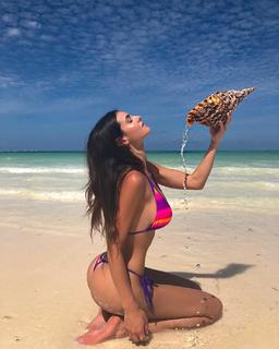 Silvia Caruso feet photo 3