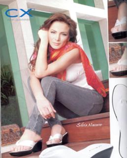 Silvia Navarro feet photo thumbnail