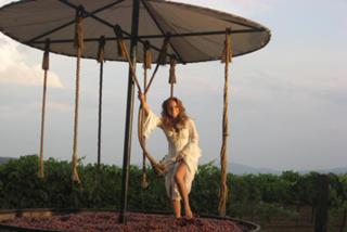 Silvia Navarro feet photo thumbnail